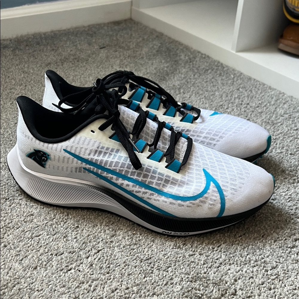 Nike Black and Blue Running Shoes